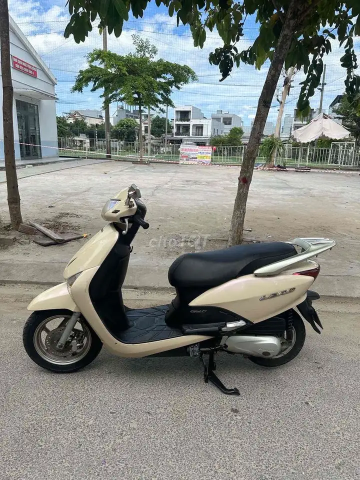 Honda Lead кремовый, скутер