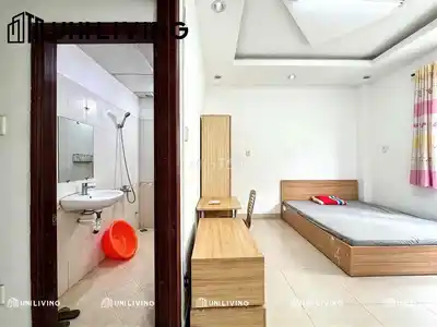 Комната с балконом и мансардным окном, полностью с мебелью у ун-та Ван Ланг
