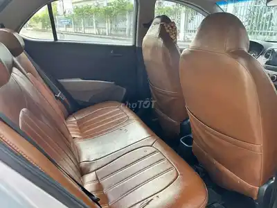 Hyundai i10 2016 Серебристый 5-местный