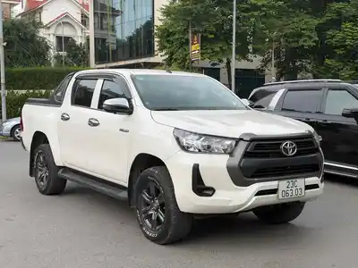 Toyota Hilux 2021 Пикап Автомат Белый 90000 км