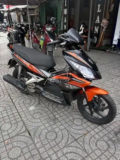 Honda Air Blade 2010 Черно-оранжевый