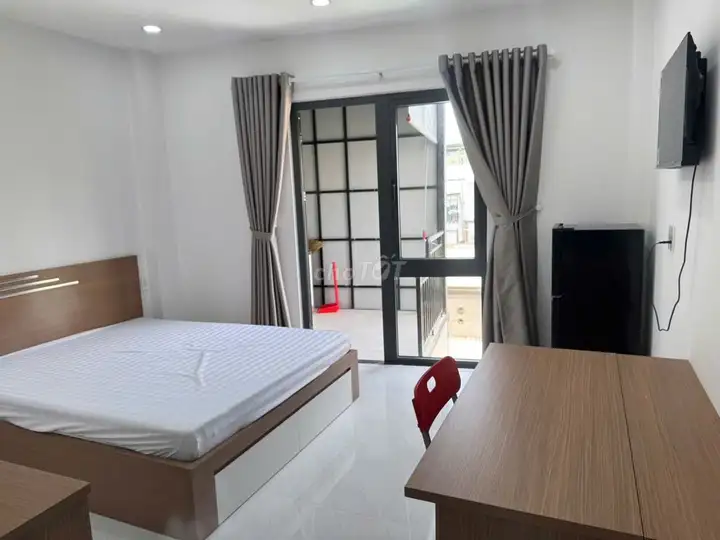 Собственник сдает 1-комн. 30 м² с балконом, лифт, заезд для авто, новая квартира