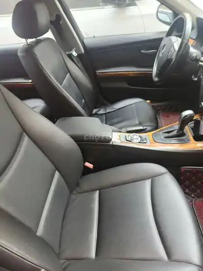 BMW 320i песочный 130 тыс. км