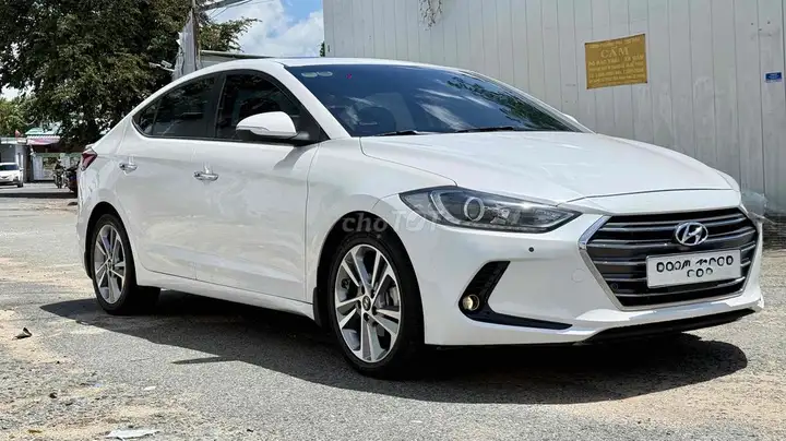 Hyundai Elantra 2.0 GLS Sport 2018 Белый 68000 км