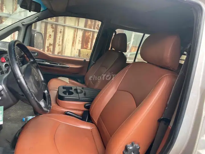 Hyundai Starex 2004, 6 мест, АКПП, коричневый