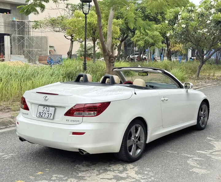 Lexus IS 250C 2010 Белый 79000 км
