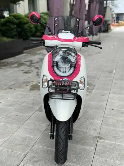 Honda Scoopy 2025 белый, розовый б/у