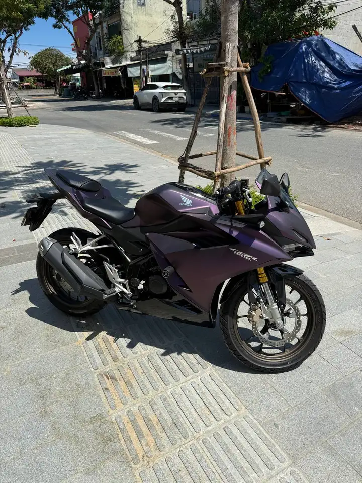 Honda CBR150R 2023
