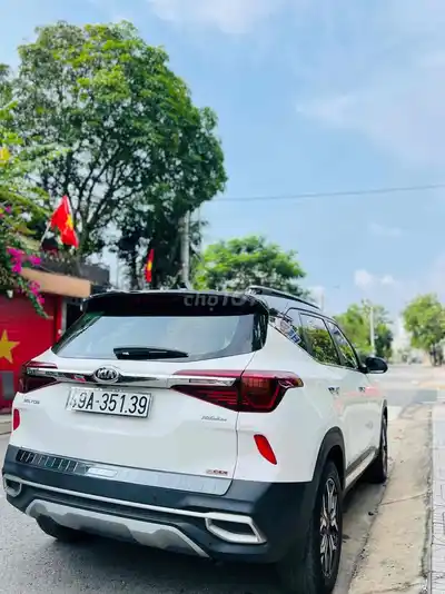 Kia Seltos 1.4 Turbo 2020 Белый 40 000 Км