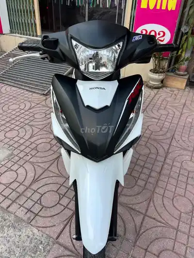 Honda Wave RSX FI бело-чёрный