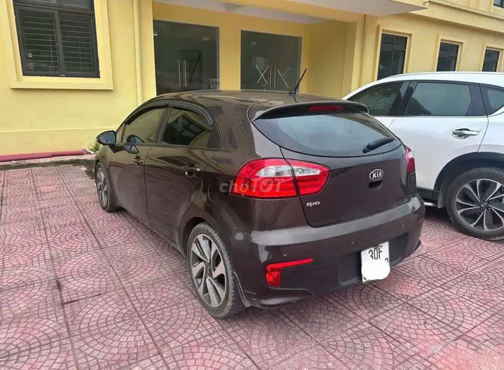 Kia Rio, коричневая, автомат, 132 568 км
