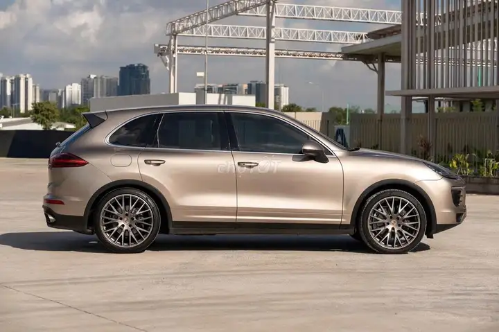 Porsche Cayenne 2016 Tiptronic, песочный