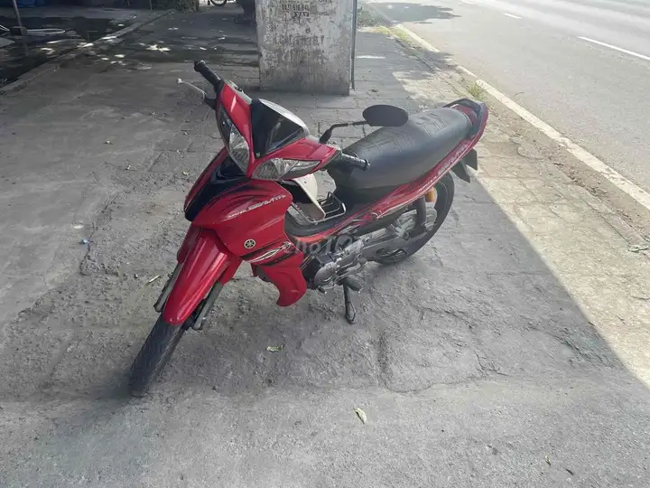 Yamaha Jupiter красный, полуавтомат