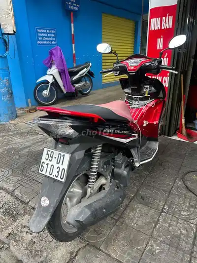 Honda Airblade 2015 красно-чёрный
