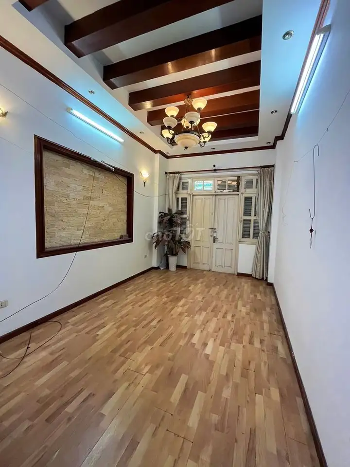 Cho thuê nhà 5 tầng Văn Cao, Ba Đình, Hà Nội