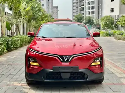 VinFast VF6 Plus 2025 Электро Красный 3200 км