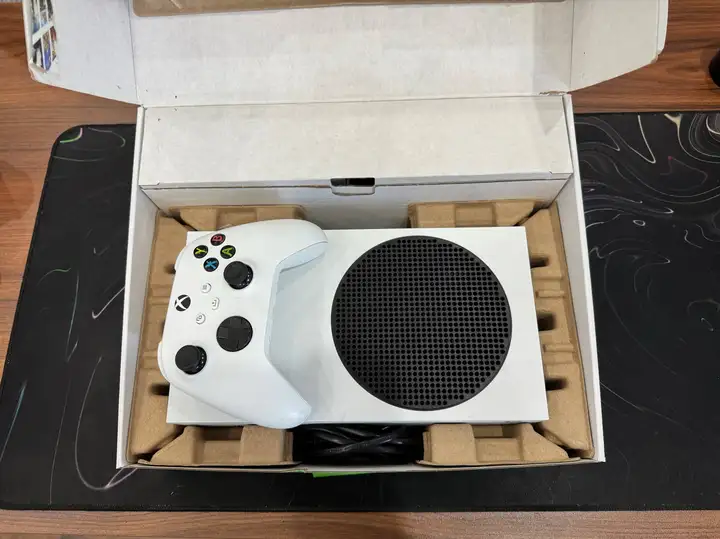 Xbox Series S, проектор Wanbo DaVinchi