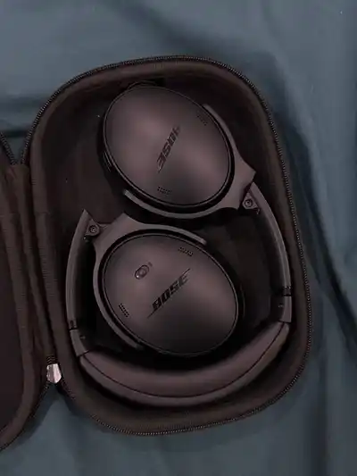 Bose QuietComfort и Huawei Freebuds 4i