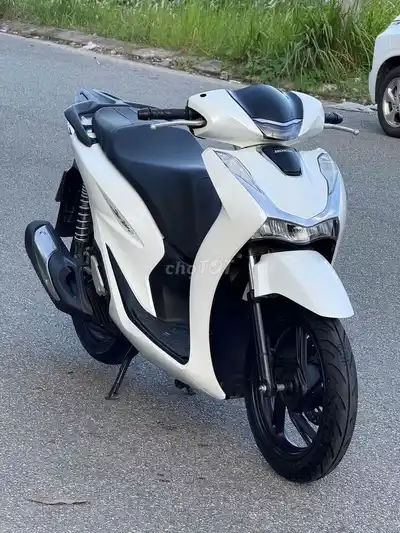 Honda SH 2023 пробег 8 тыс. км родная резина