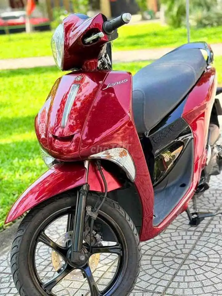 Yamaha Janus 2018 Красный