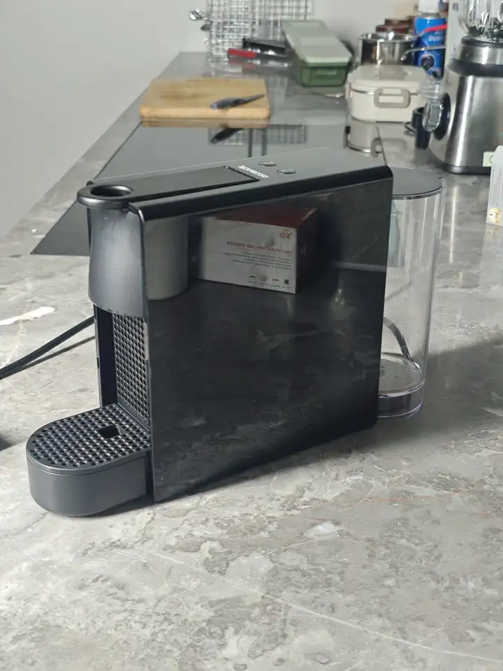 Кофемашина Nespresso Essenza Mini