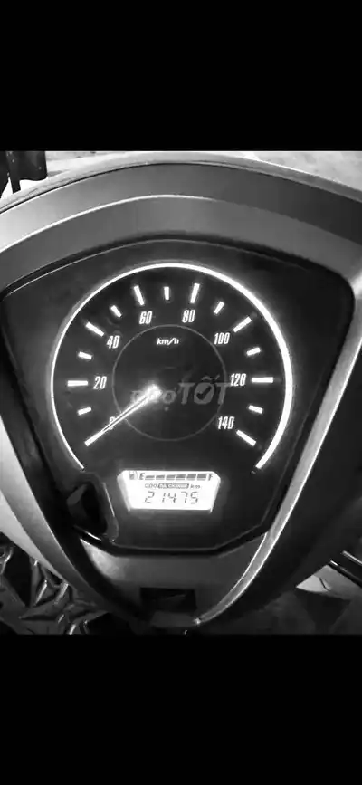 Honda LEAD 125cc Premium 2020 золотисто-коричневый 21475 км