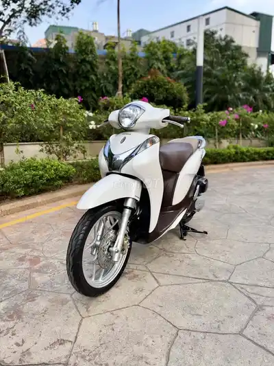Honda SH Mode 2019 белого цвета