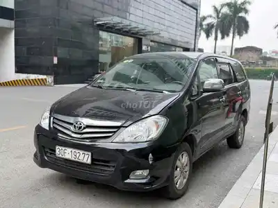 Toyota Innova 2009 автомат, черный