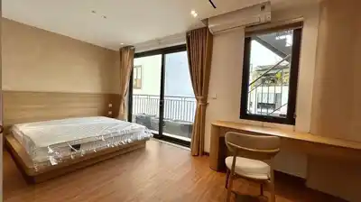 Квартира с балконом и кухней у моста Киеу в Тан Динь, 1-й округ
