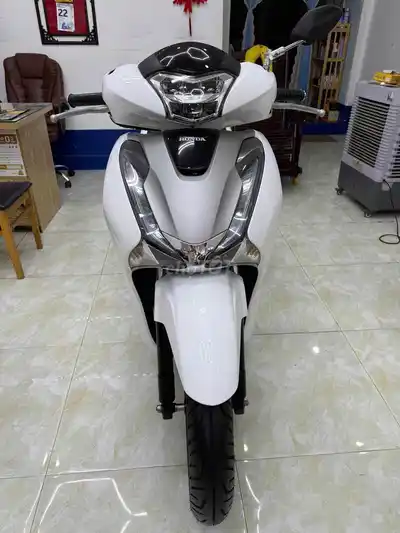 Honda SH 150 ABS 2019 бело-серебристый