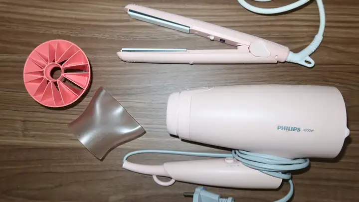 Philips набор фен + 2 насадки + плойка