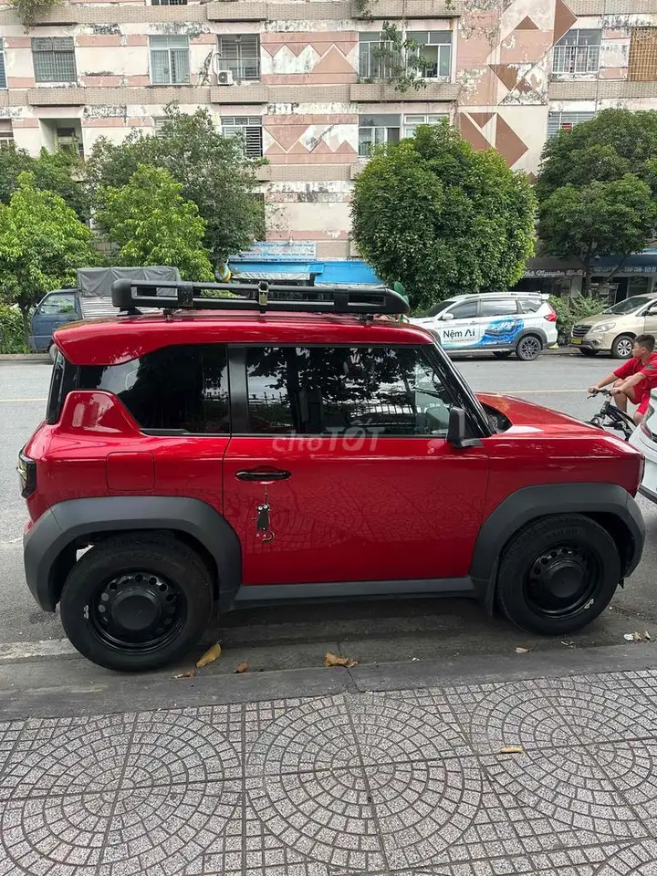Электромобиль VinFast VF3, красный, 32 000 км