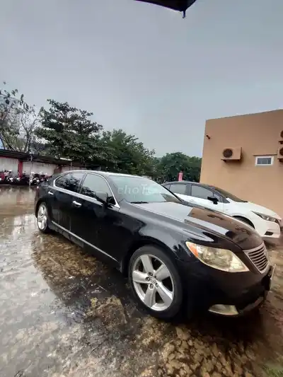 Lexus LS460 2007 Черный 100 тыс. км