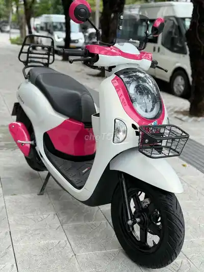 Honda Scoopy 2025 белый, розовый б/у