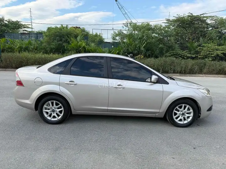 Ford Focus 2010, МКПП, песочный, 160 000 км