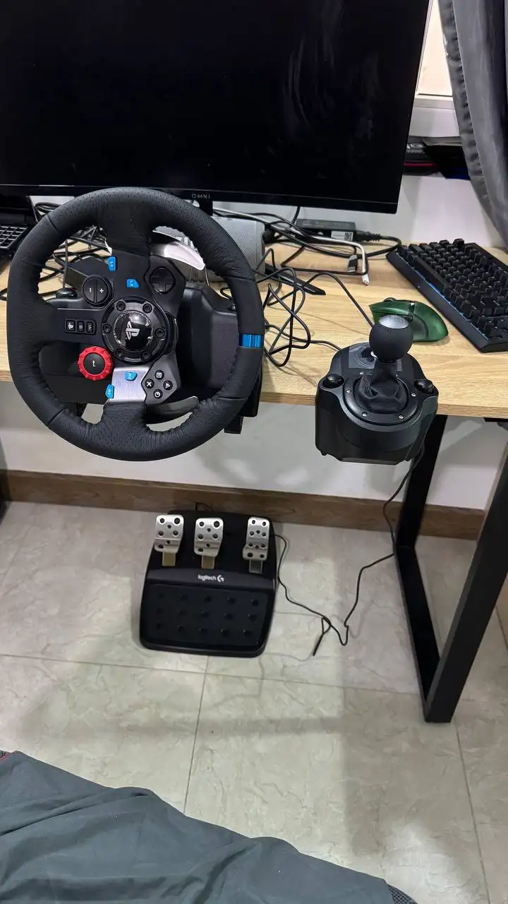 Комплект Logitech G29 Driving Force + рычаг Driving Force Shifter
