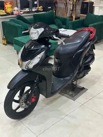 Мотоцикл 68 - Honda Vision 2016 черный шагрень оригинал в отличном состоянии