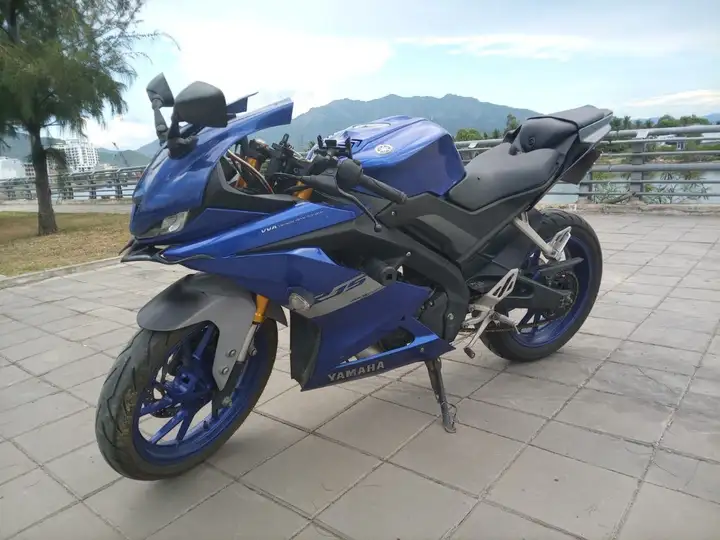 Yamaha R15 V3