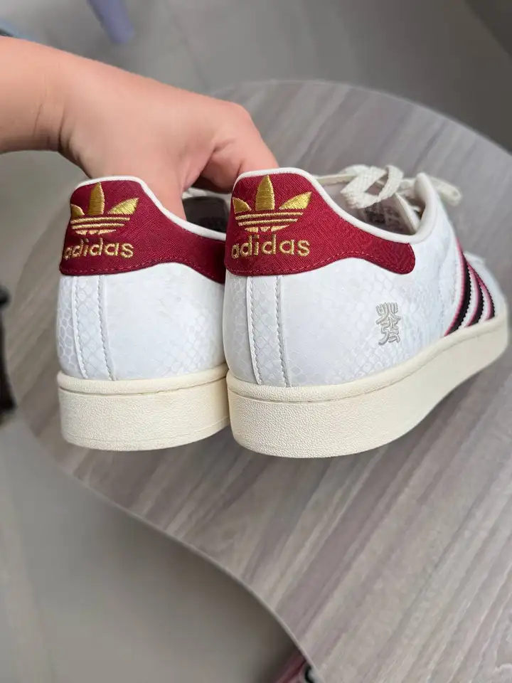 Обувь (Crocs, Adidas Superstar, Adidas classic)