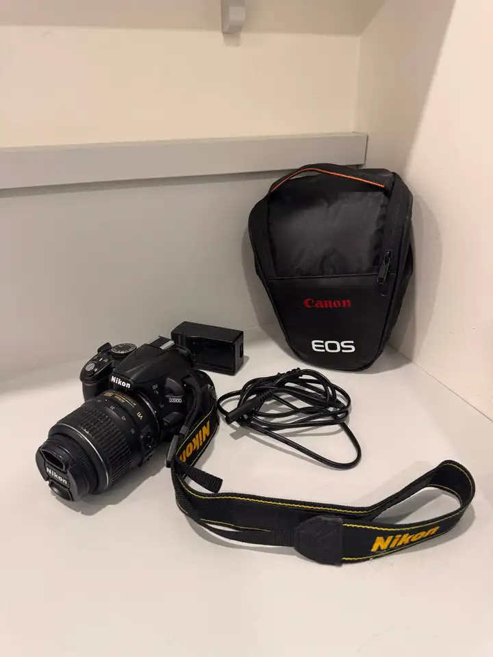 Nikon D3100 + объектив 18–55mm VR