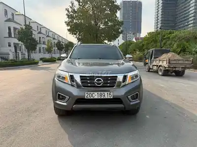 Nissan Navara 2015 VL 2.5 AT серый