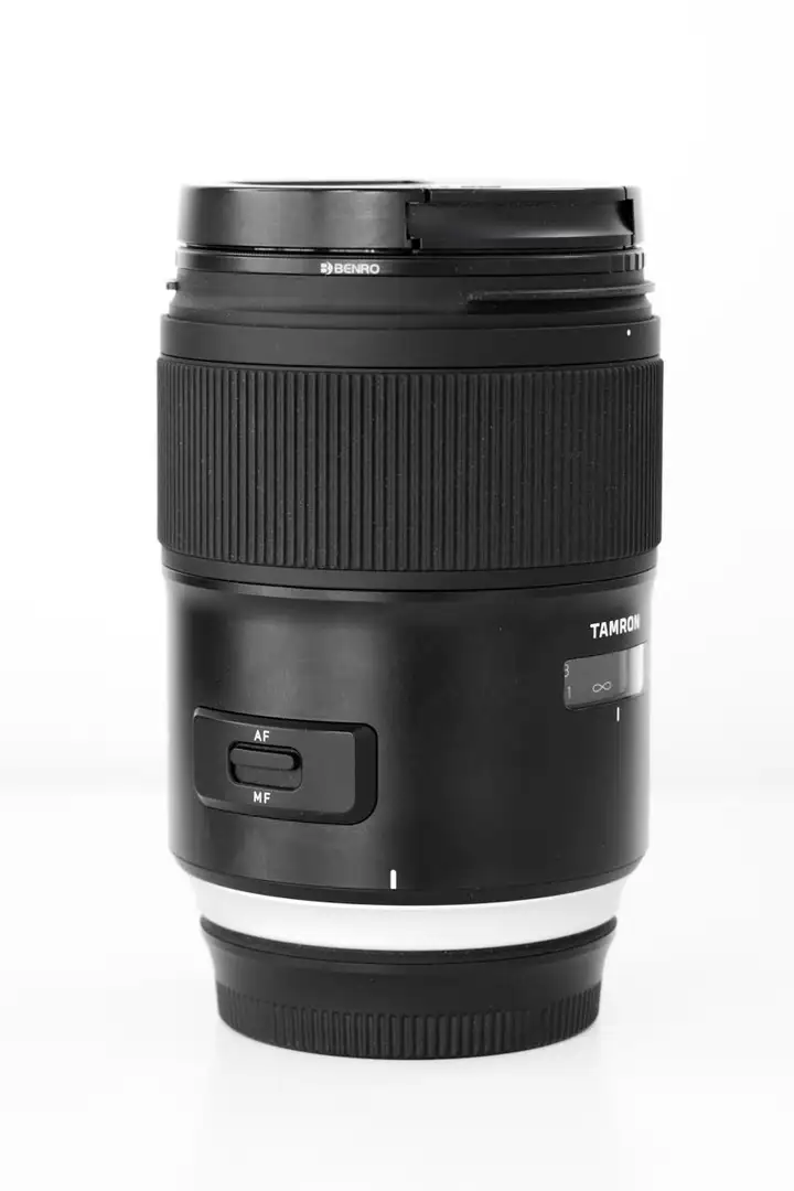 Объектив Tamron 35mm f/1.4 Di USD