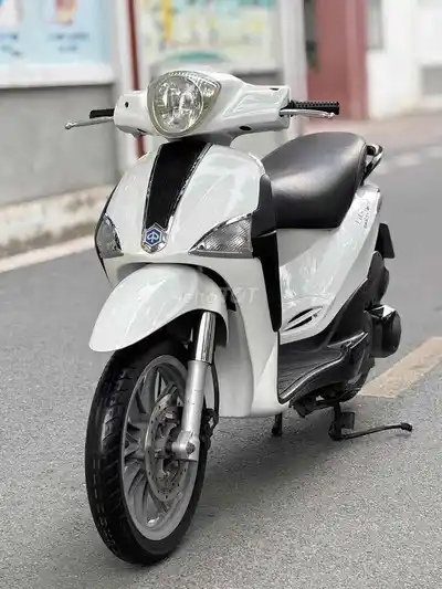 Piaggio Liberty 3vie белый