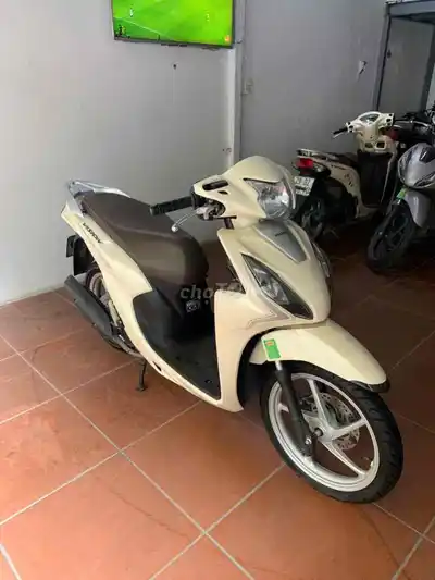 Honda Vision 2024 Классический кремовый