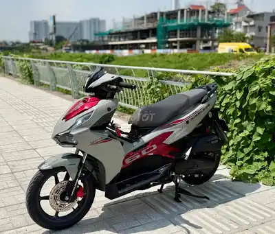 Honda Air Blade 160 2025, серо-красный