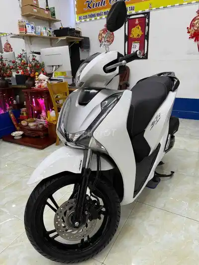 Honda SH 150 ABS 2019 бело-серебристый