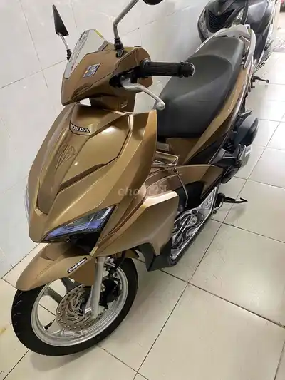 Honda Air Blade Fi 125 куб. см, 2017 г., бронзовое золото