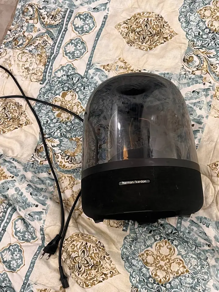 Музыкальная колонка Harman Kardon Aura Studio 3