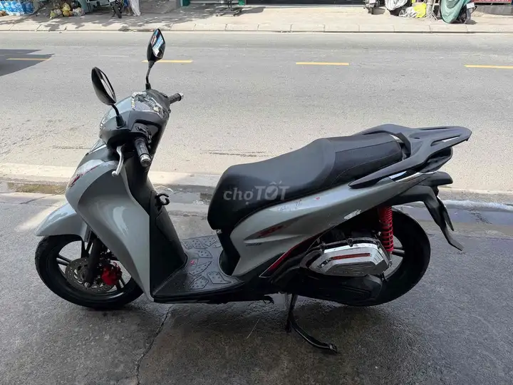 Honda SH 160 2025 серый 7000 км