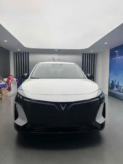 VinFast VF8 All New 2026 белый
